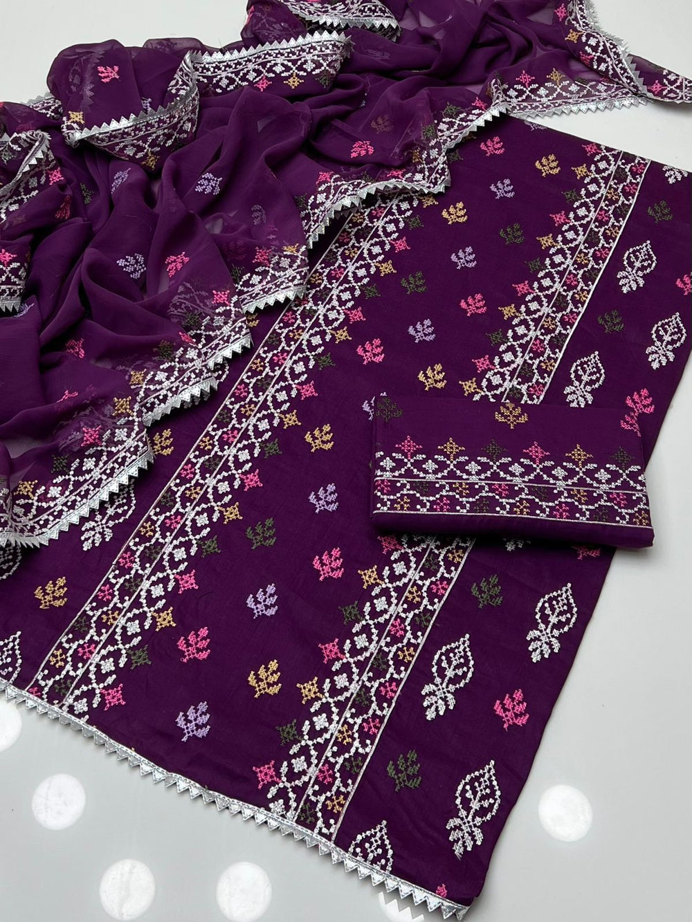 Computer Cross Stitch Sequence Embroidered 3PC Suit